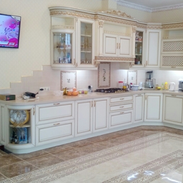 Белая кухня 12